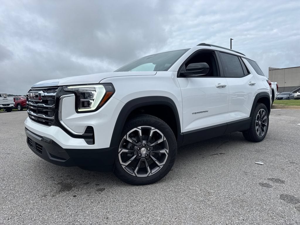 2027 GMC Terrain FWD Elevation in Summit White — front three-quarter view