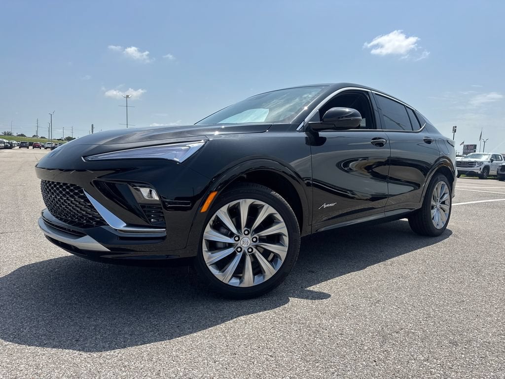2026 Buick Envista Avenir in Ebony Twilight Metallic — front three-quarter view