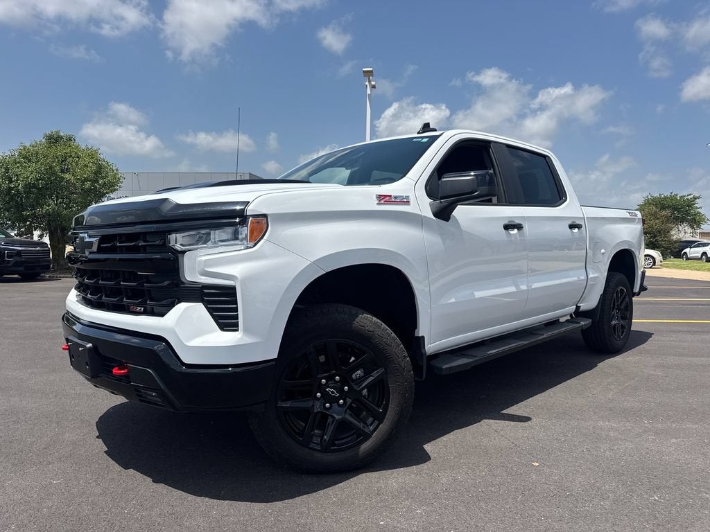 2026 Chevrolet Silverado 1500 LT Trail Boss in Summit White — front three-quarter view